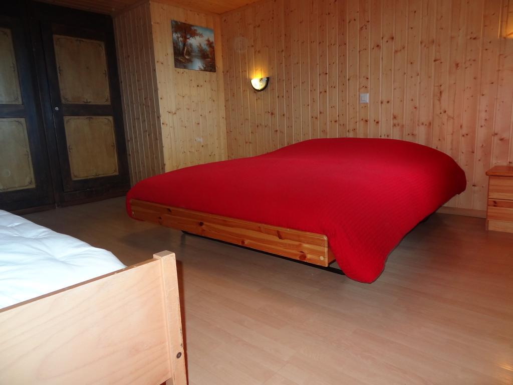 Helvetia Bed & Breakfast Troistorrents Oda fotoğraf